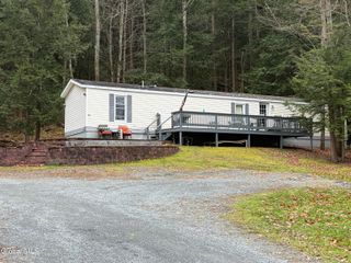 63-140 LeMayville Way, Hampton, NY 12887