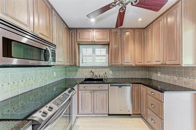 4644 RED MAPLE ROAD 1303, Bradenton, FL 34210