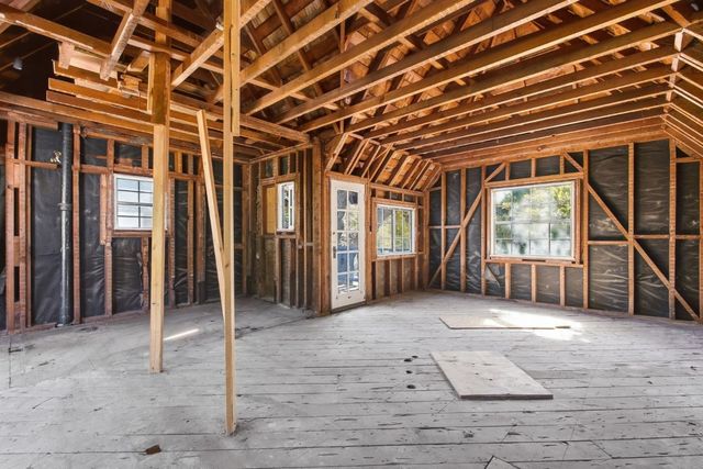 655 Embarcadero Road, Palo Alto, CA 94301