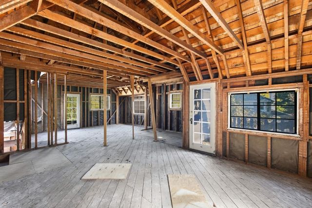 655 Embarcadero Road, Palo Alto, CA 94301