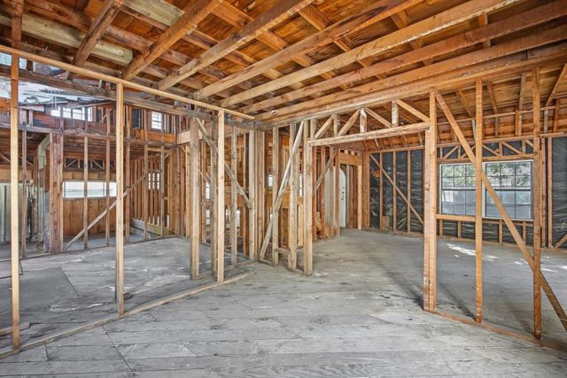 655 Embarcadero Road, Palo Alto, CA 94301