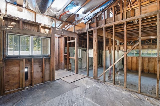 655 Embarcadero Road, Palo Alto, CA 94301