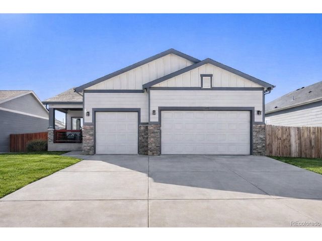 1033 Traildust Dr, Milliken, CO 80543
