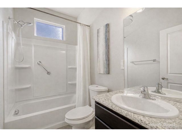 1033 Traildust Dr, Milliken, CO 80543