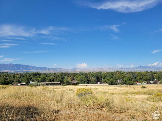 1405 N ASPEN DR, Logan, UT 84341