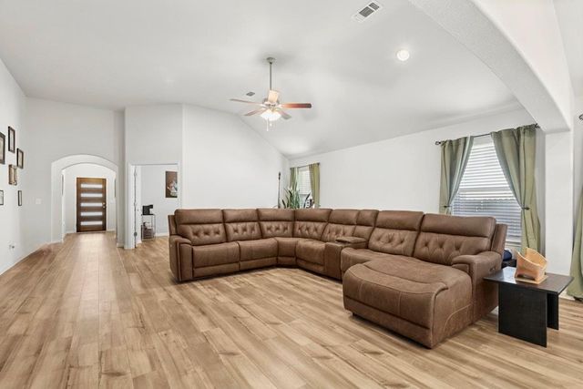 185 Dogvane CIR, Kyle, TX 78640