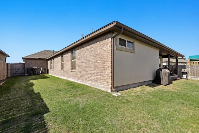 185 Dogvane CIR, Kyle, TX 78640