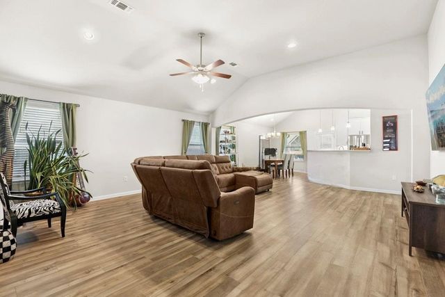185 Dogvane CIR, Kyle, TX 78640
