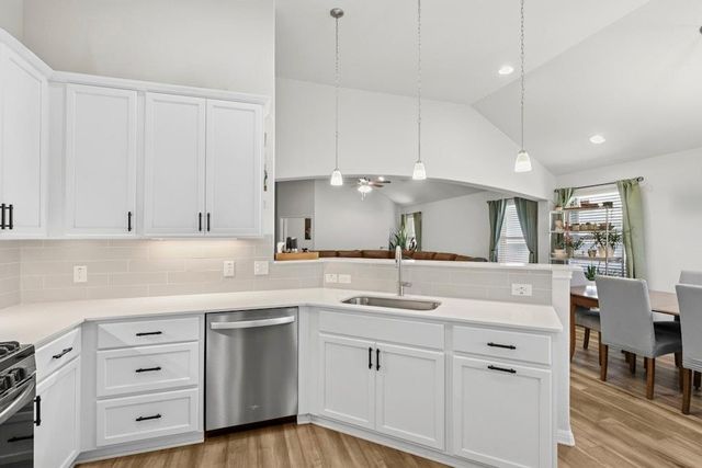185 Dogvane CIR, Kyle, TX 78640