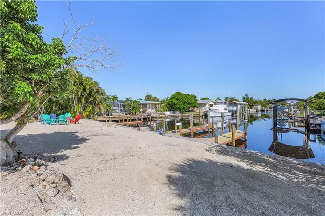7380 Barrancas AVE, Bokeelia, FL 33922