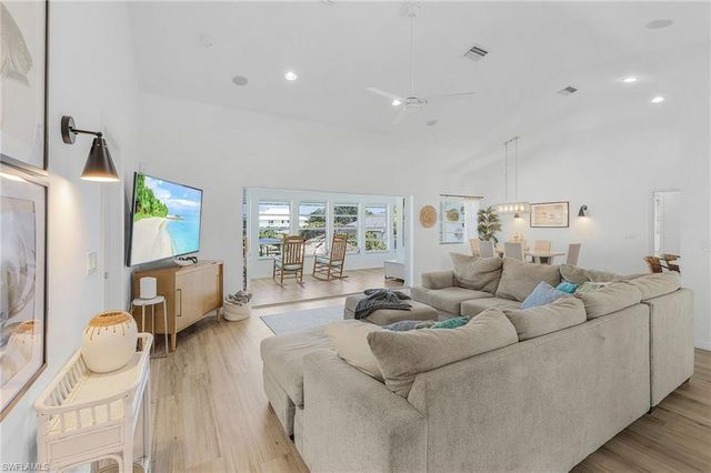 7380 Barrancas AVE, Bokeelia, FL 33922