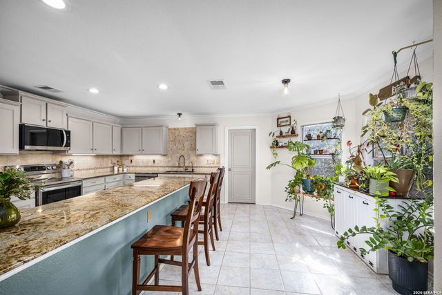 231 Samantha Dr, Schertz, TX 78154