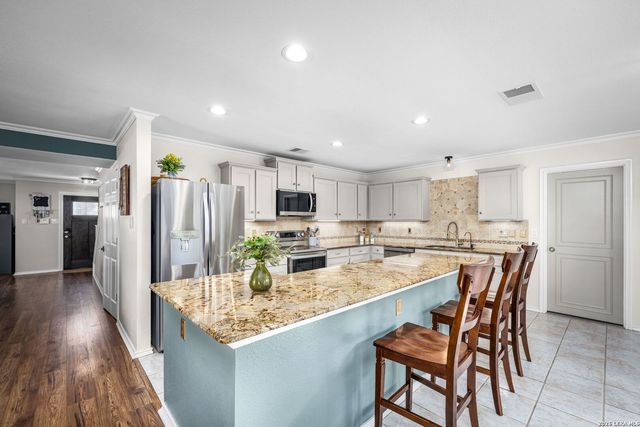 231 Samantha Dr, Schertz, TX 78154