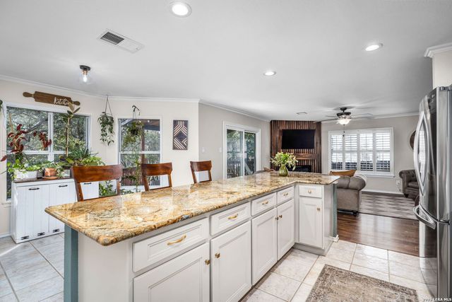 231 Samantha Dr, Schertz, TX 78154