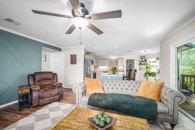 231 Samantha Dr, Schertz, TX 78154