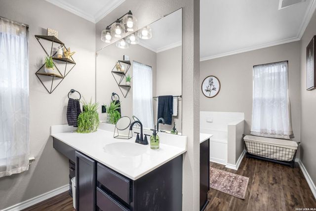 231 Samantha Dr, Schertz, TX 78154