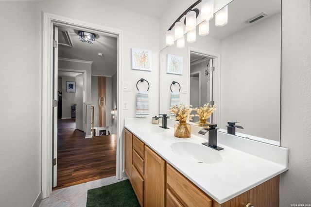 231 Samantha Dr, Schertz, TX 78154