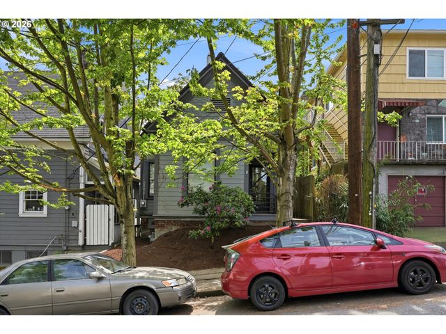 322 S WHITAKER St, Portland, OR 97239