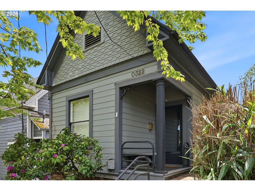 322 S WHITAKER St, Portland, OR 97239