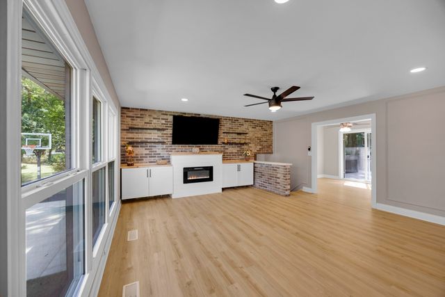 3709 W 121st Avenue, Crown Point, IN 46307