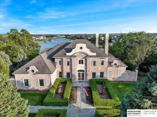 17909 N Reflection Circle, Bennington, NE 68007