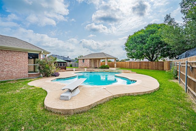 3202 Meandering Way, Granbury, TX 76049