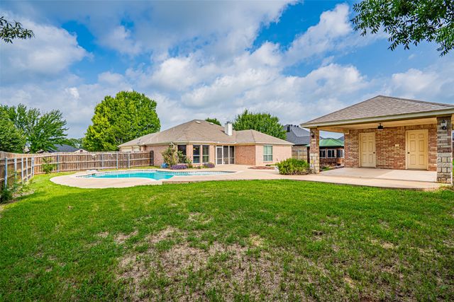 3202 Meandering Way, Granbury, TX 76049