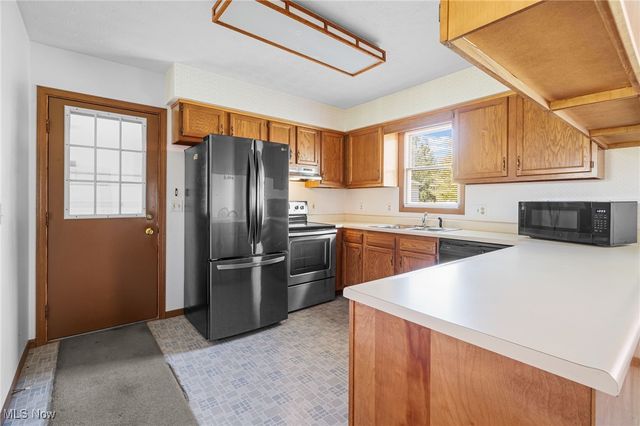 8065 Kennard Road, Lodi, OH 44254