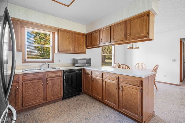 8065 Kennard Road, Lodi, OH 44254