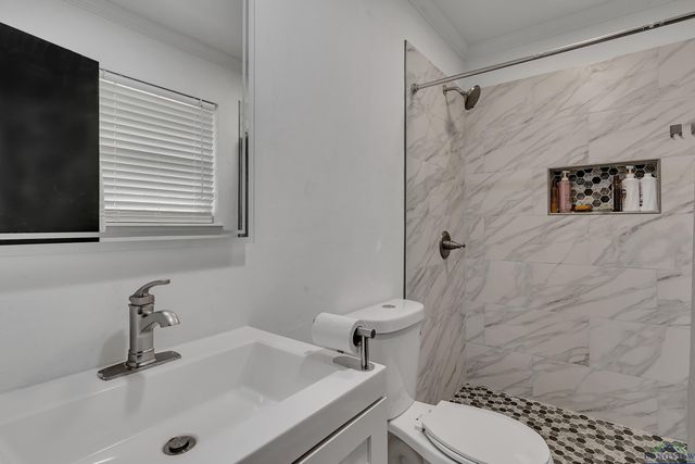 5972 Glenwood, Gilmer, TX 75645