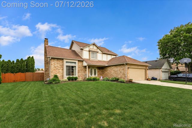 39044 Mallorn Drive, Sterling Heights, MI 48313