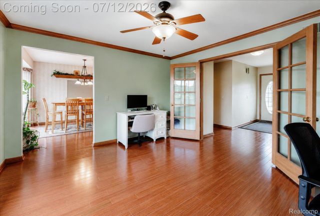 39044 Mallorn Drive, Sterling Heights, MI 48313