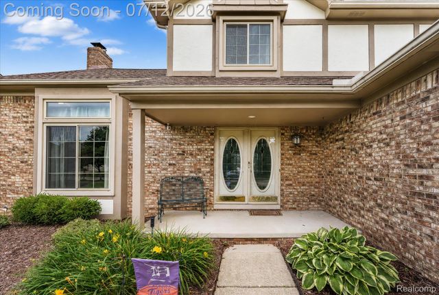 39044 Mallorn Drive, Sterling Heights, MI 48313