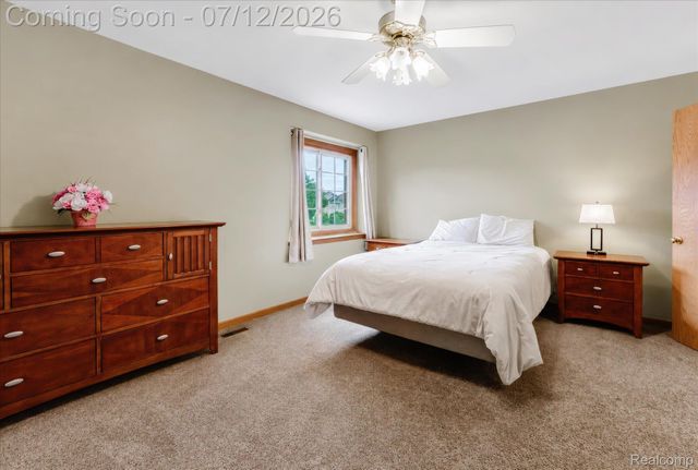 39044 Mallorn Drive, Sterling Heights, MI 48313