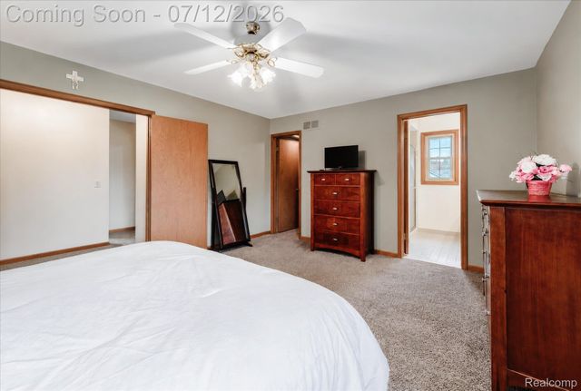 39044 Mallorn Drive, Sterling Heights, MI 48313
