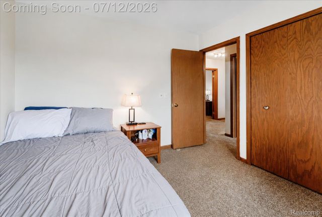39044 Mallorn Drive, Sterling Heights, MI 48313