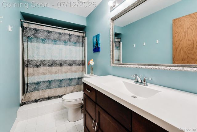 39044 Mallorn Drive, Sterling Heights, MI 48313