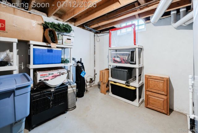 39044 Mallorn Drive, Sterling Heights, MI 48313