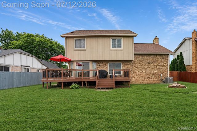 39044 Mallorn Drive, Sterling Heights, MI 48313