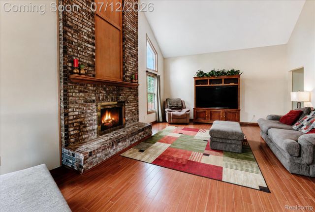 39044 Mallorn Drive, Sterling Heights, MI 48313