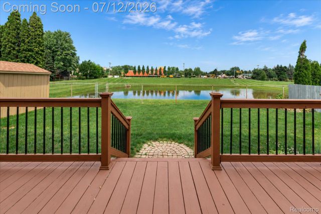 39044 Mallorn Drive, Sterling Heights, MI 48313