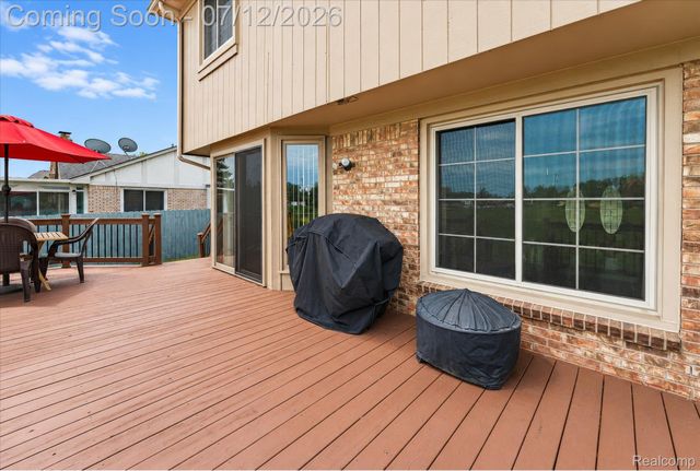 39044 Mallorn Drive, Sterling Heights, MI 48313