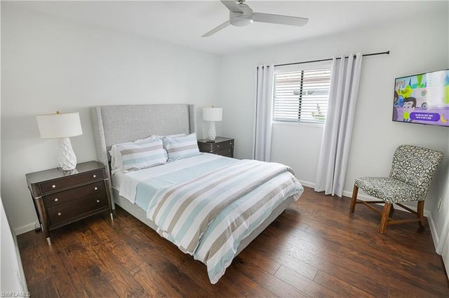 682 95th AVE N, Naples, FL 34108