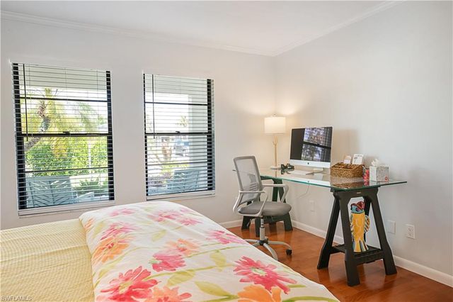 682 95th AVE N, Naples, FL 34108