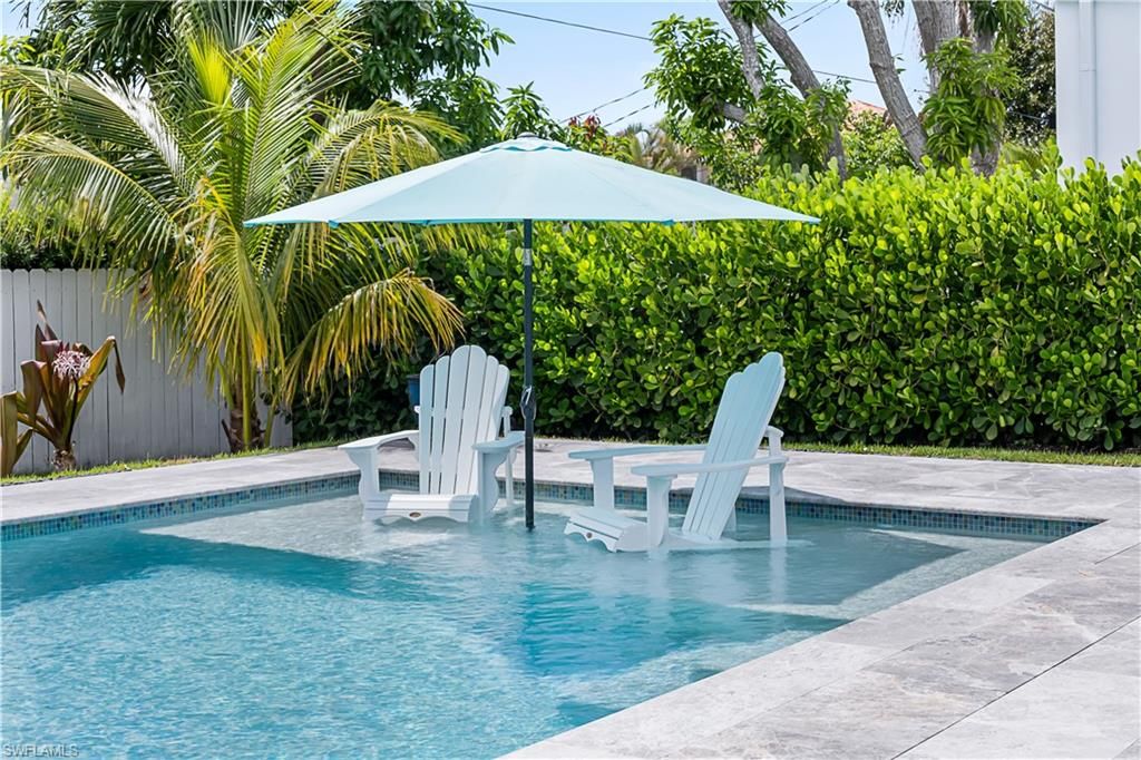 682 95th AVE N, Naples, FL 34108
