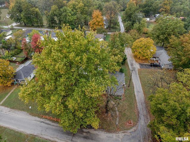 444 N MARION Street, Centralia, IL 62801