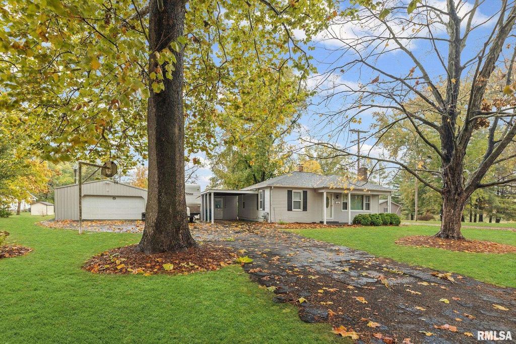 444 N MARION Street, Centralia, IL 62801