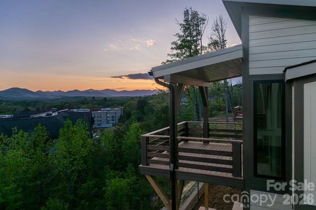 604 Storybook Villas Trail, Asheville, NC 28804