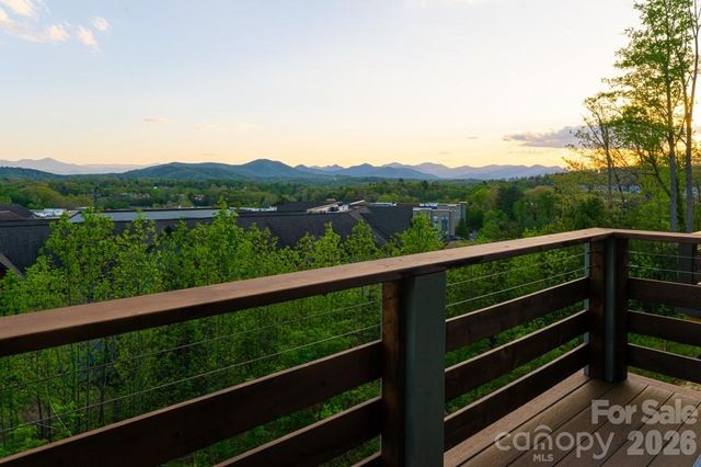 604 Storybook Villas Trail, Asheville, NC 28804