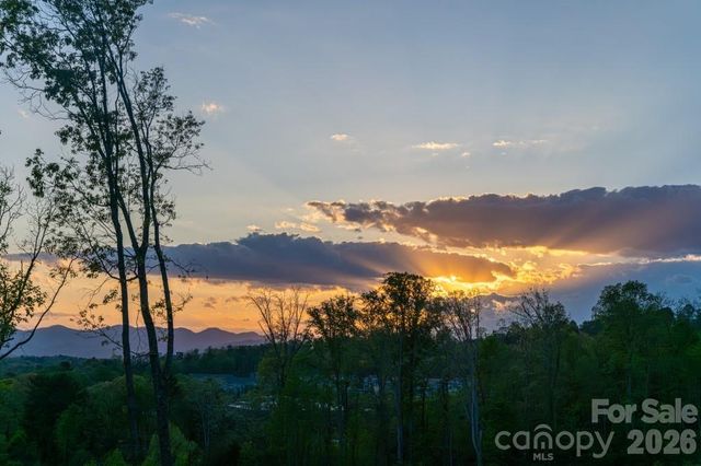 604 Storybook Villas Trail, Asheville, NC 28804